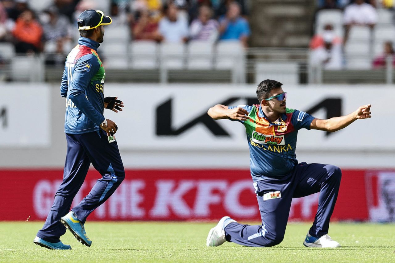 Maheesh Theekshana arrows in a celebration, New Zealand vs Sri Lanka, 1st T20I, Auckland, April 02, 2023