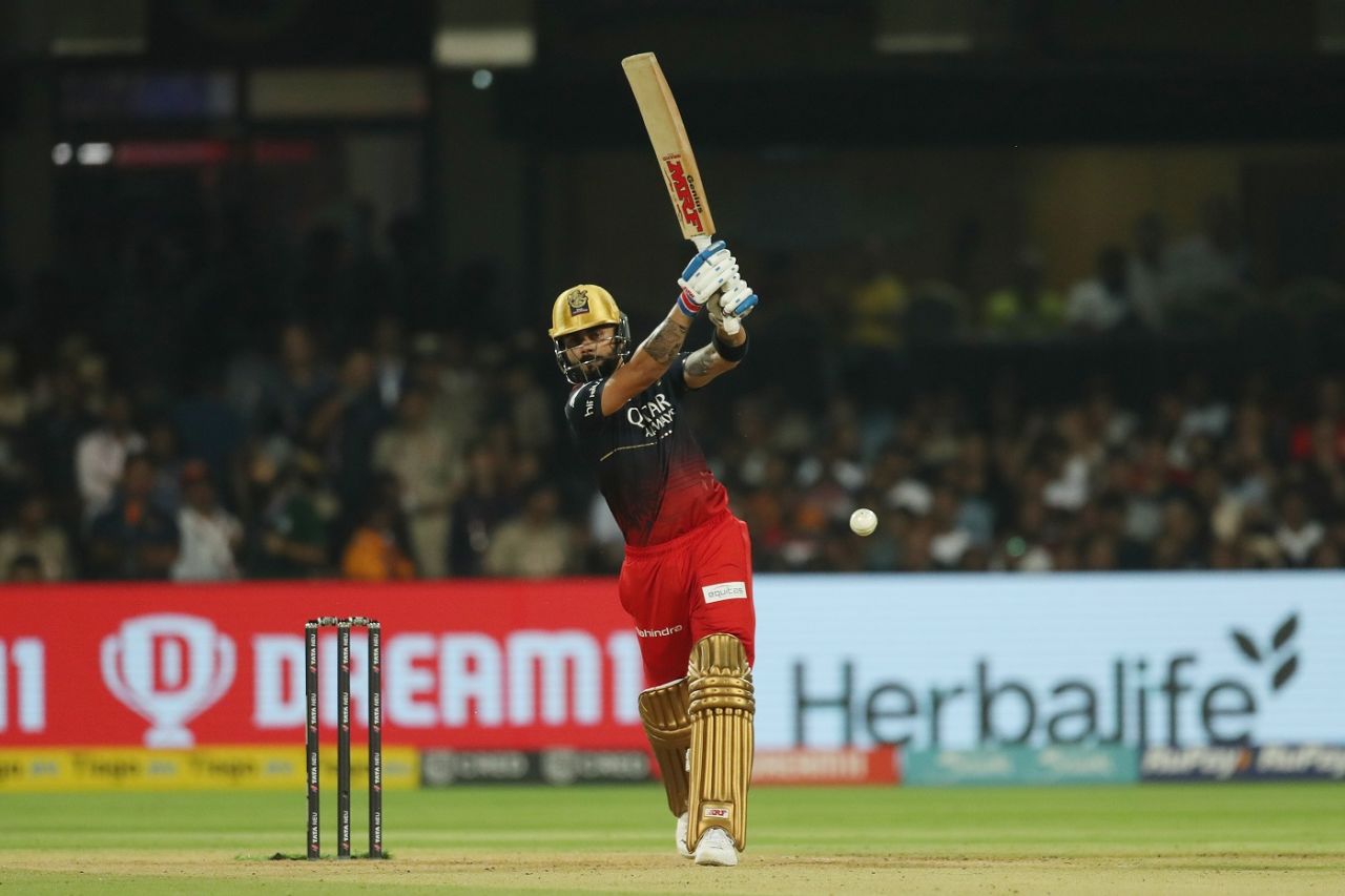 Virat Kohli hits one down the ground, Royal Challengers Bangalore vs Mumbai Indians, IPL 2023, Bengaluru, April 2, 2023