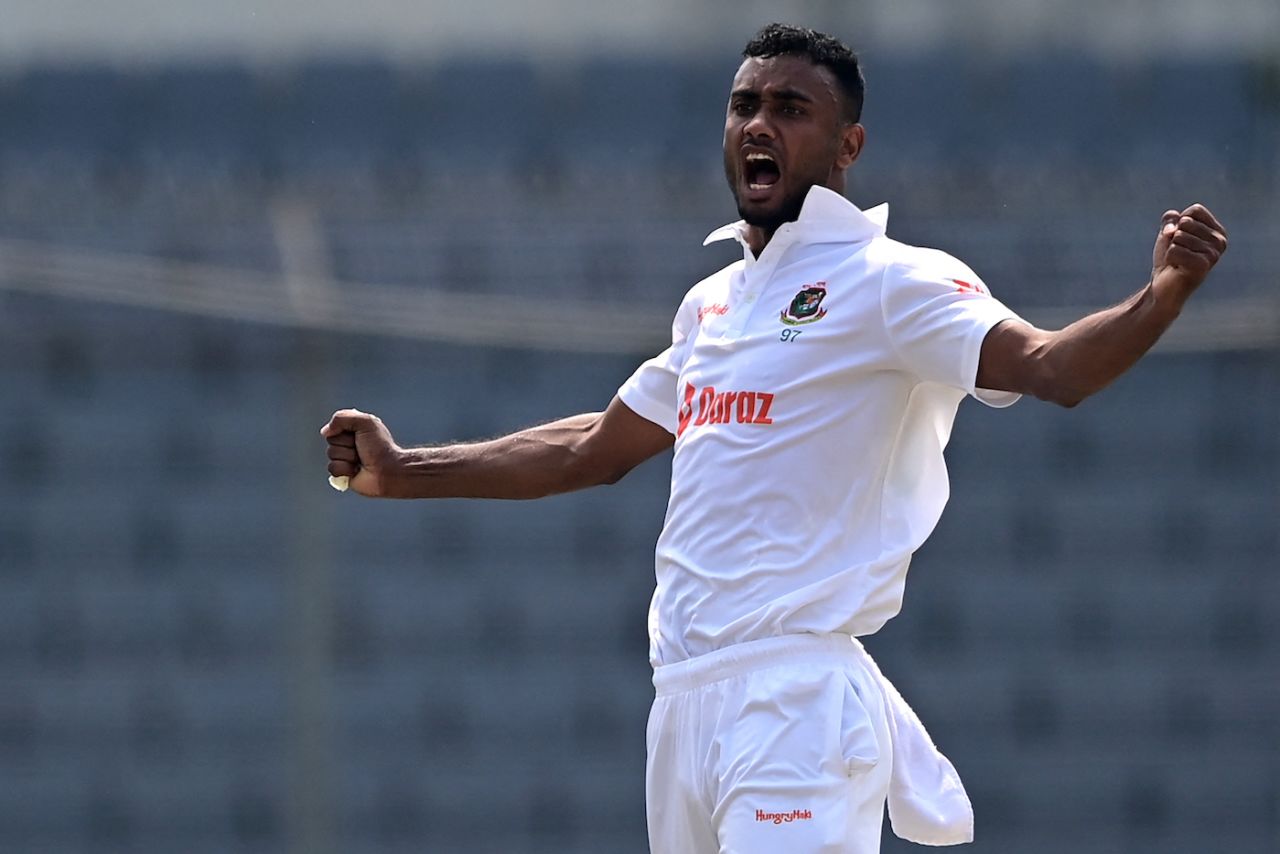 Shoriful Islam exults after his first strike, Bangladesh vs Ireland, only Test, Dhaka, 1st day, April 4, 2023