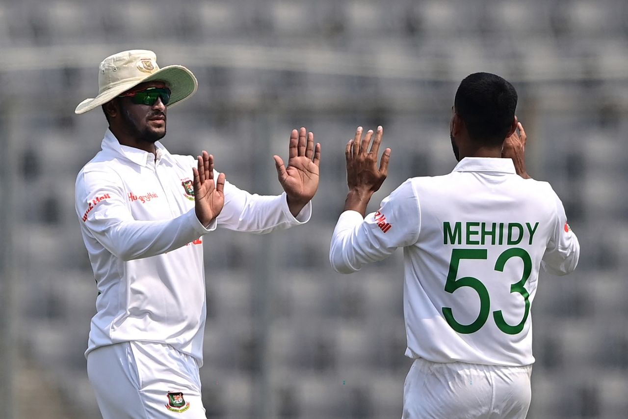 Mehidy Hasan celebrates with Shakib Al Hasan the dismissal of Harry Tector, Bangladesh vs Ireland, Only Test, Dhaka, 1st day, April 3, 2023