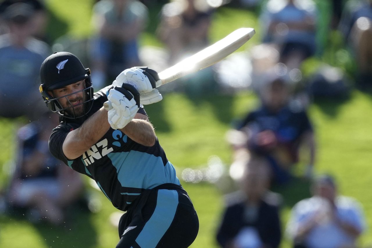 Chad Bowes and his bat shone in the sun, New Zealand vs Sri Lanka, 2nd T20I, Dunedin, April 5, 2023