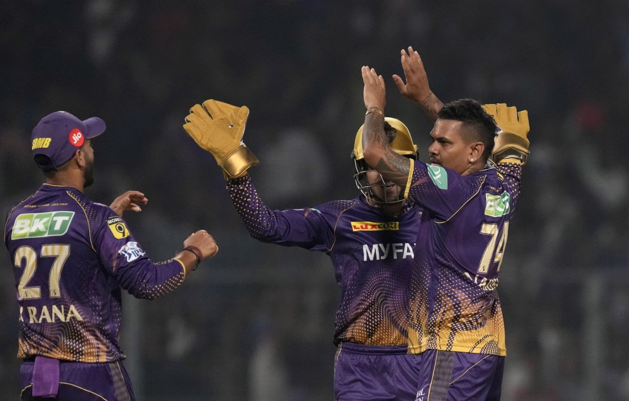 Sunil Narine struck in the powerplay for KKR, Kolkata Knight Riders vs Royal Challengers Bangalore, IPL 2023, Kolkata, April 6, 2023