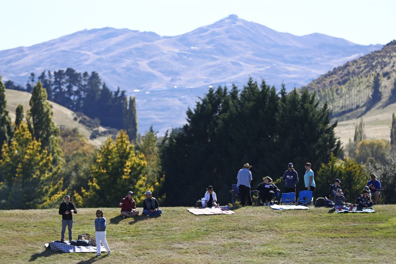 It's a picnic for the crowd at the John Davies Oval in Queenstown, New Zealand vs Sri Lanka, 3rd T20I, Queenstown, April 08, 2023