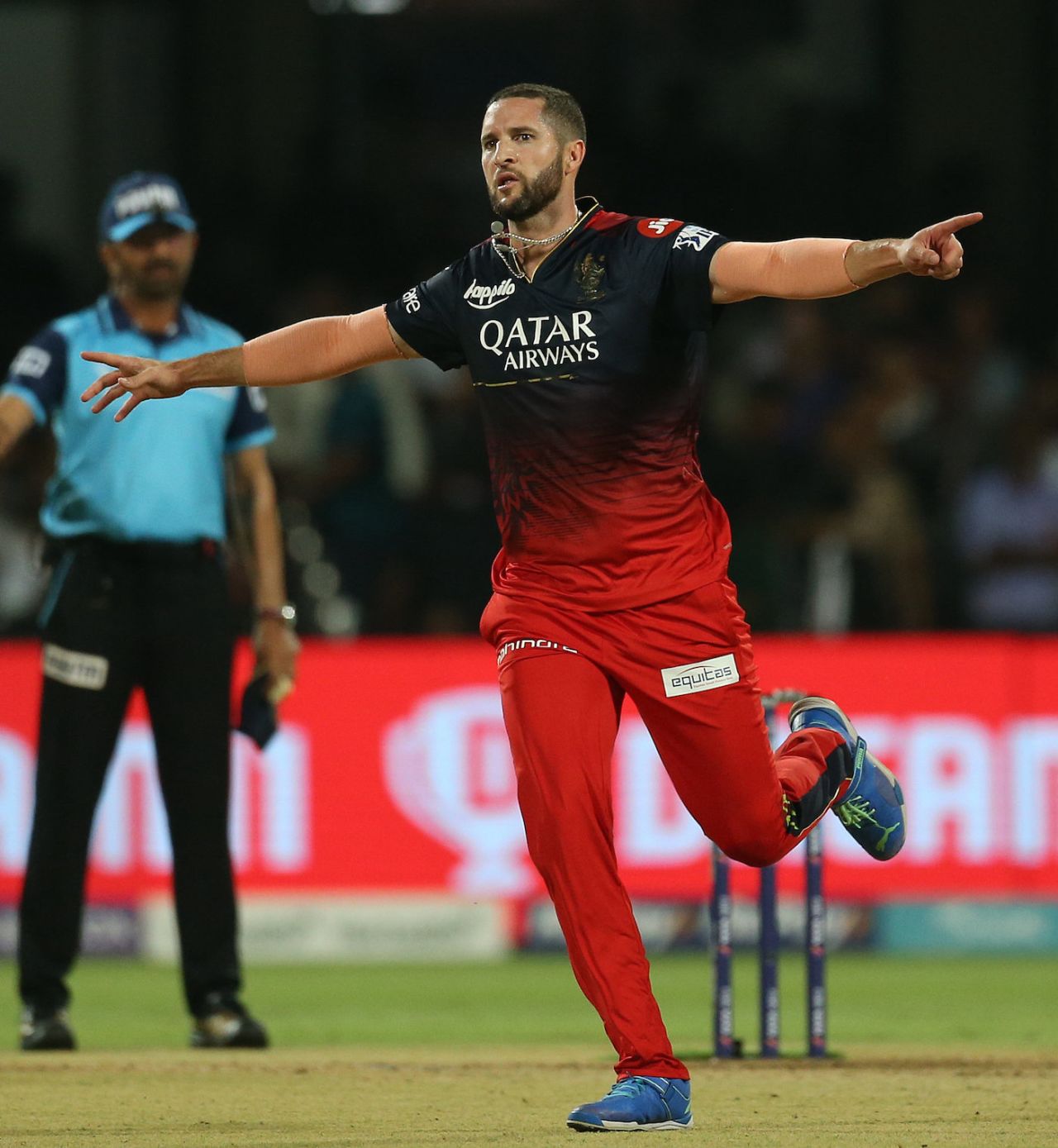 Wayne Parnell, getting good swing, picked up two wickets in his first over, Royal Challengers Bangalore vs Lucknow Super Giants, IPL 2023, Bengaluru, April 10, 2023