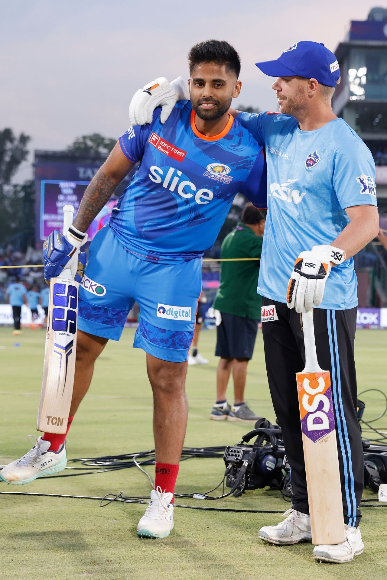 Suryakumar Yadav and David Warner with a chat before the game, Delhi Capitals v Mumbai Indians, IPL 2023, Delhi, April 11, 2023