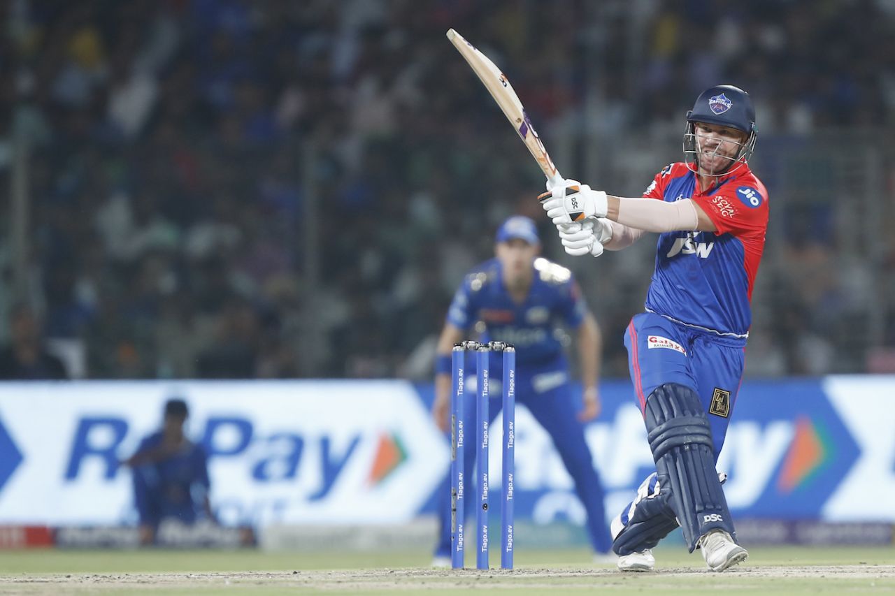 David Warner plays the pull, Delhi Capitals vs Mumbai Indians, IPL 2023, Delhi, April 11, 2023