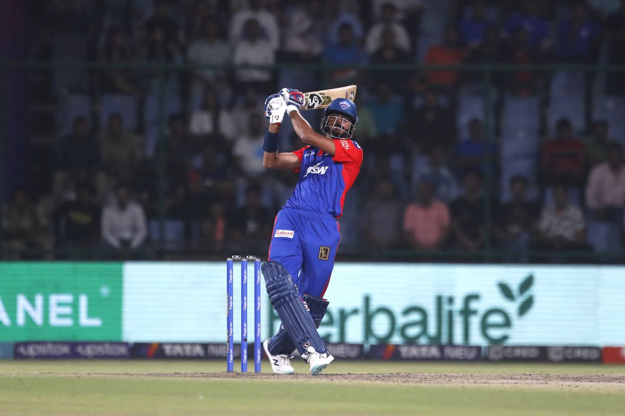 Axar Patel hits over the top, Delhi Capitals vs Mumbai Indians, IPL 2023, Delhi, April 11, 2023