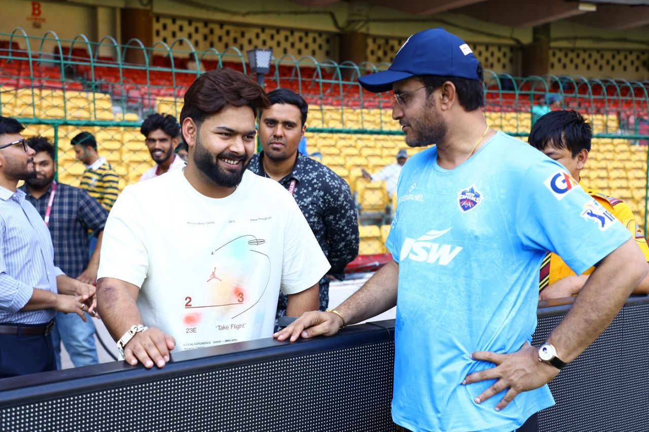 Rishabh Pant, who is undergoing rehabilitation at NCA, came over to meet his Delhi Capitals team-mates, IPL 2023, Bengaluru, April 14, 2023