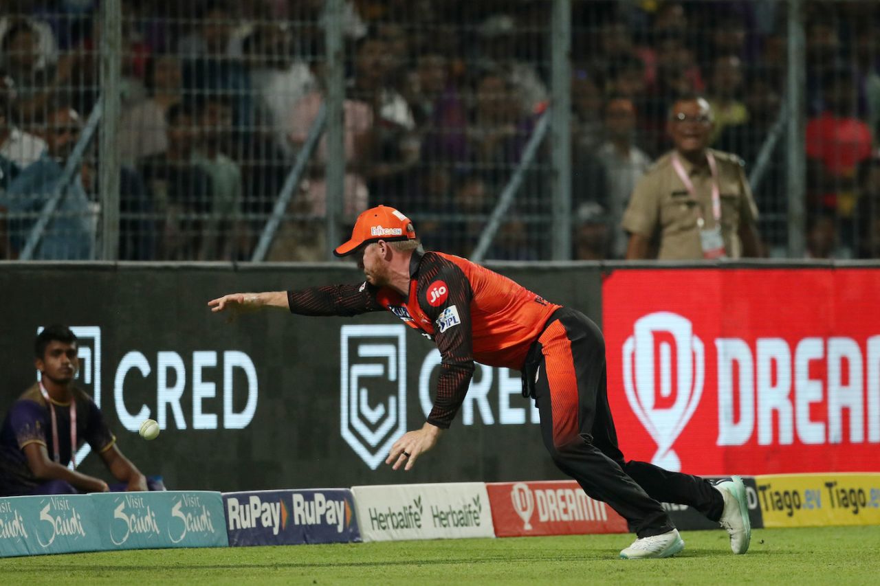 Glenn Phillips also put one down, near the boundary, Kolkata Knight Riders vs Sunrisers Hyderabad, IPL, Kolkata, April 14, 2023