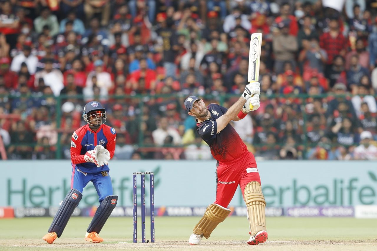 Glenn Maxwell hammers a six over long-on, Royal Challengers Bangalore vs Delhi Capitals, IPL 2023, Bengaluru, April 15, 2023