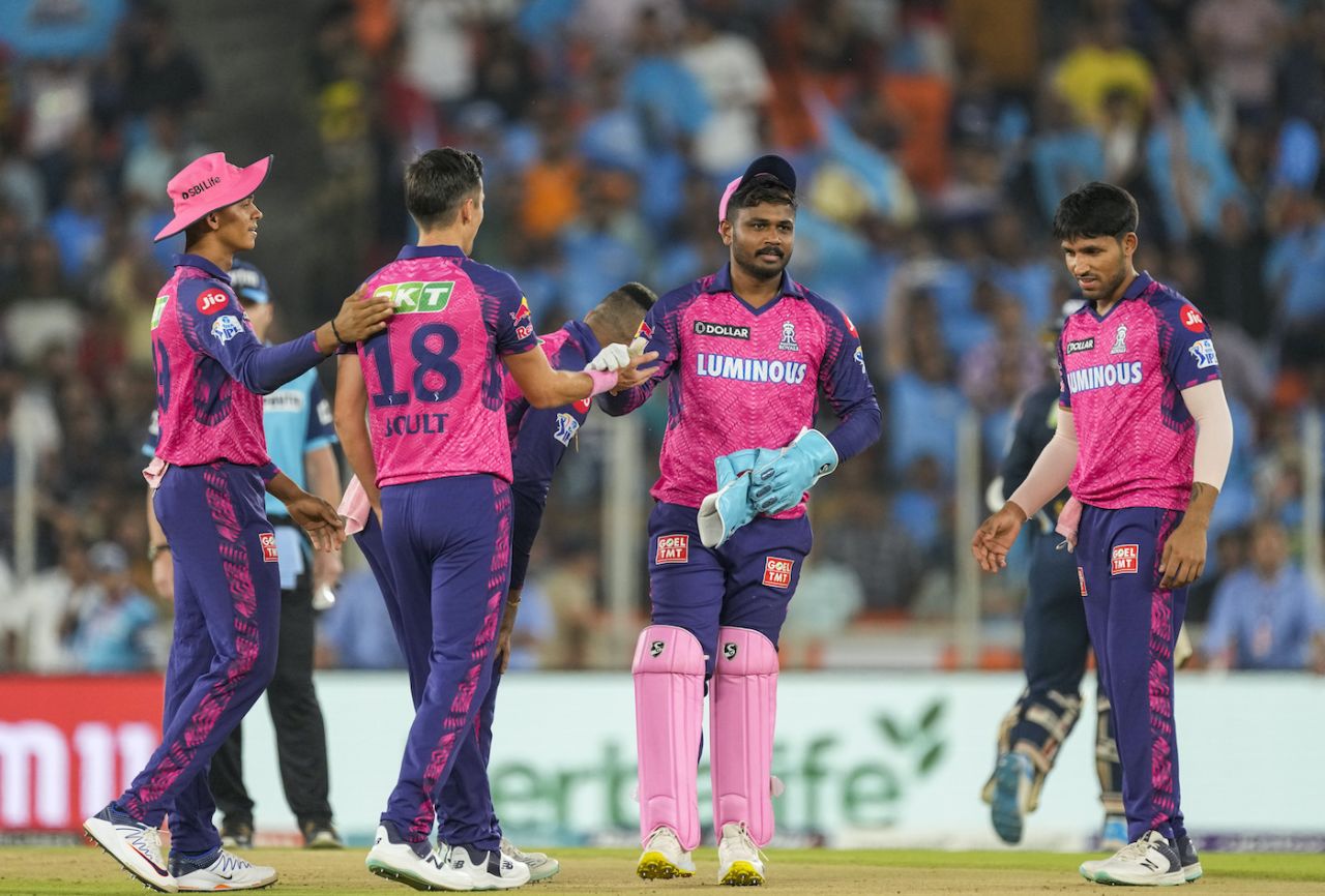 Sanju Samson and Dhruv Jurel collided but Trent Boult was there to catch the ball, Gujarat Titans vs Rajasthan Royals, IPL 2023, Ahmedabad, April 16, 2023