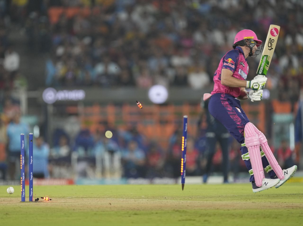 Jos Buttler missed the paddle and his off stump went for a dance, Gujarat Titans vs Rajasthan Royals, IPL 2023, Ahmedabad, April 16, 2023