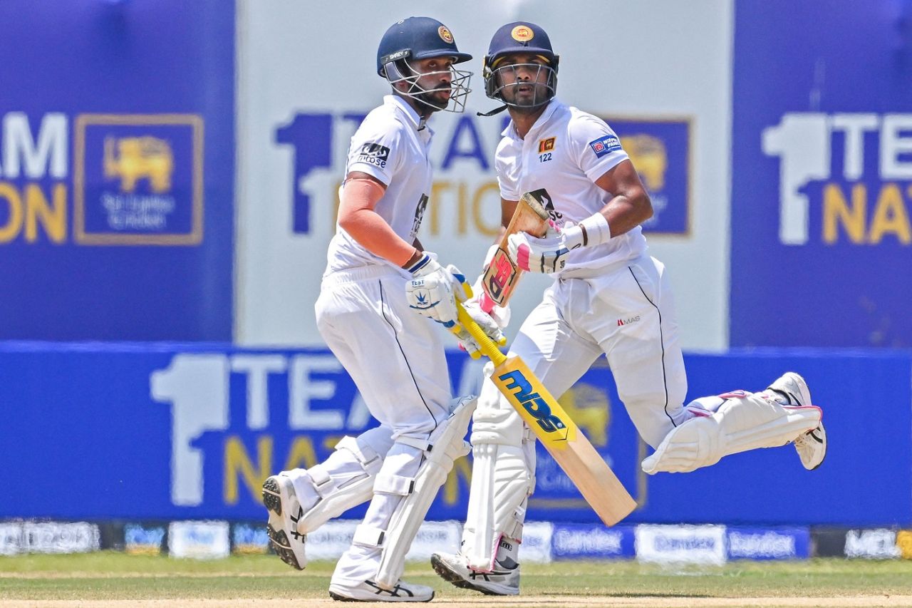 Dinesh Chandimal and Sadeera Samarawickrama put up a strong stand to go into lunch unscathed, Sri Lanka vs Ireland, 1st Test, Galle, 2nd day, April 17, 2023