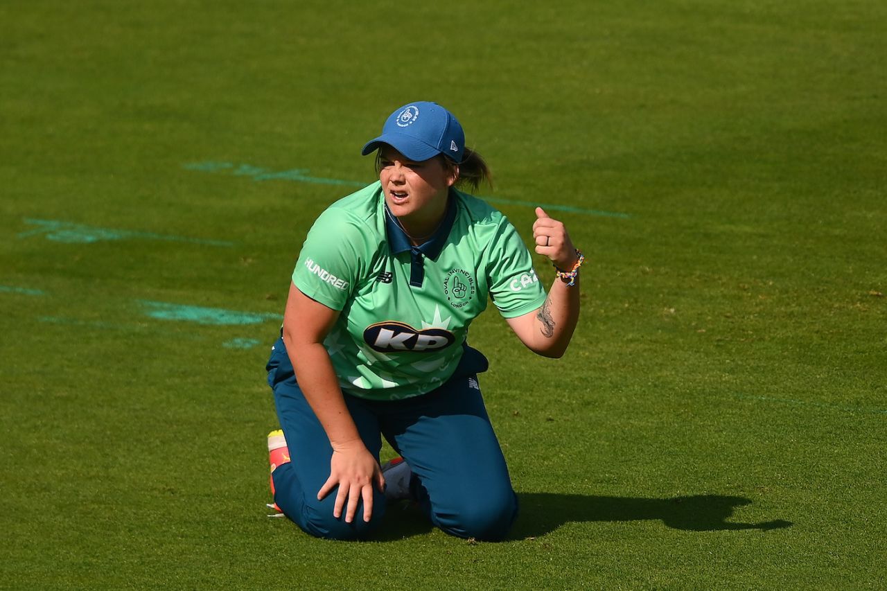 Dane van Niekerk reacts in the field, London Spirit vs Oval Invincibles, the Hundred, The Oval, August 27, 2022