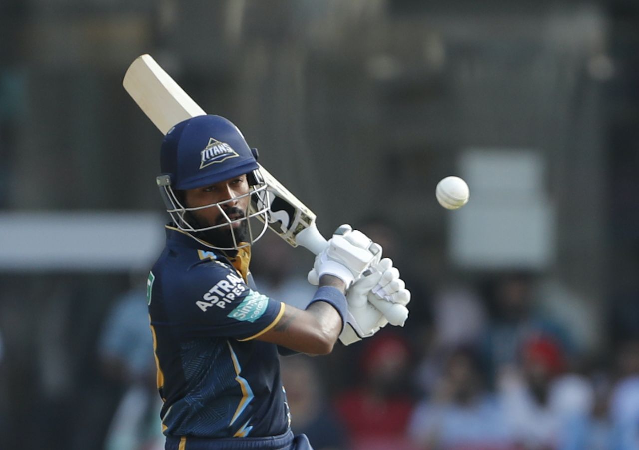 Hardik Pandya plays the pull shot, Lucknow Super Giants vs Gujarat Titans, IPL 2023, Lucknow, April 22, 2023