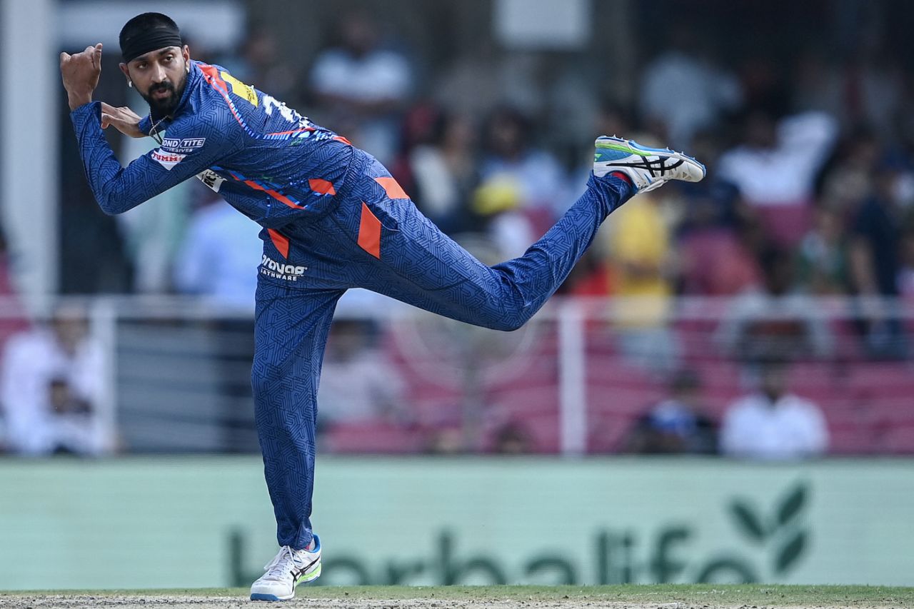 Krunal Pandya in his action, Lucknow Super Giants vs Gujarat Titans, IPL 2023, Lucknow, April 22, 2023
