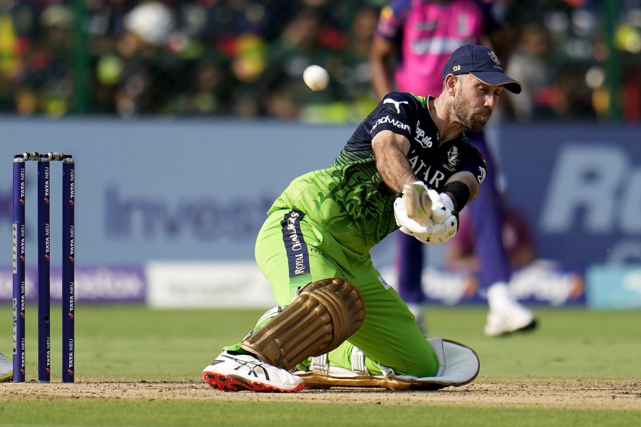 Glenn Maxwell reverse-sweeps Yuzvendra Chahal for a six, Royal Challengers Bangalore vs Rajasthan Royals, IPL 2023, Bengaluru, April 23, 2023