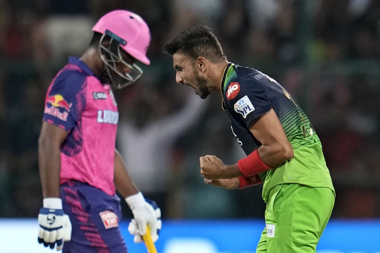 Harshal Patel bowled a slower length ball to dismiss Sanju Samson, Royal Challengers Bangalore vs Rajasthan Royals, IPL 2023, Bengaluru, April 23, 2023