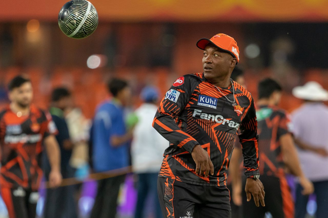 Brian Lara plays football before the game, Sunrisers Hyderabad vs Delhi Capitals, IPL 2023, Hyderabad, April 24, 2023