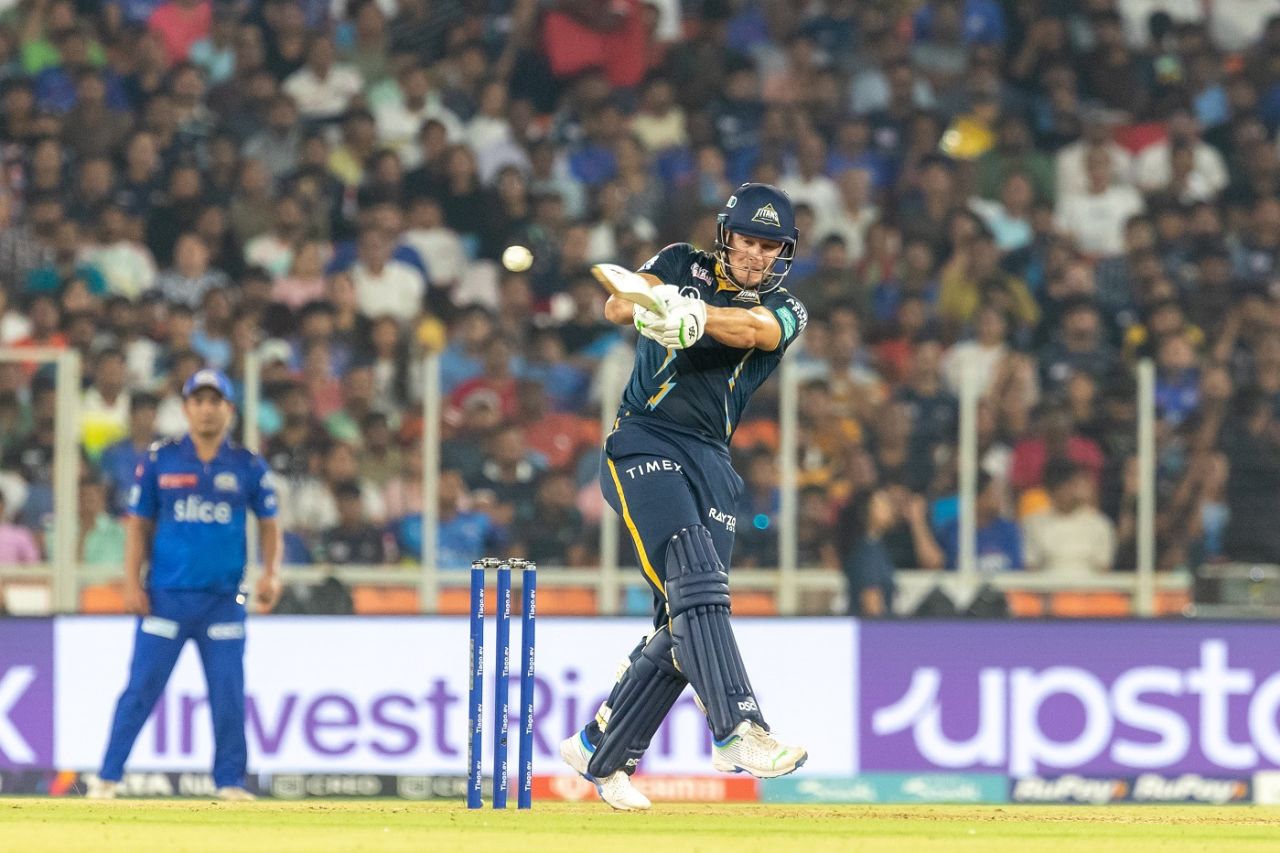 David Miller pulls away a short ball, Gujarat Titans vs Mumbai Indians, IPL 2023, Ahmedabad, April 25, 2023