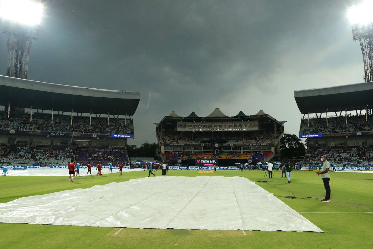 Dark clouds and rain arrived soon after the toss, Kolkata Knight Riders vs Gujarat Titans, IPL 2023, Kolkata, April 29, 2023