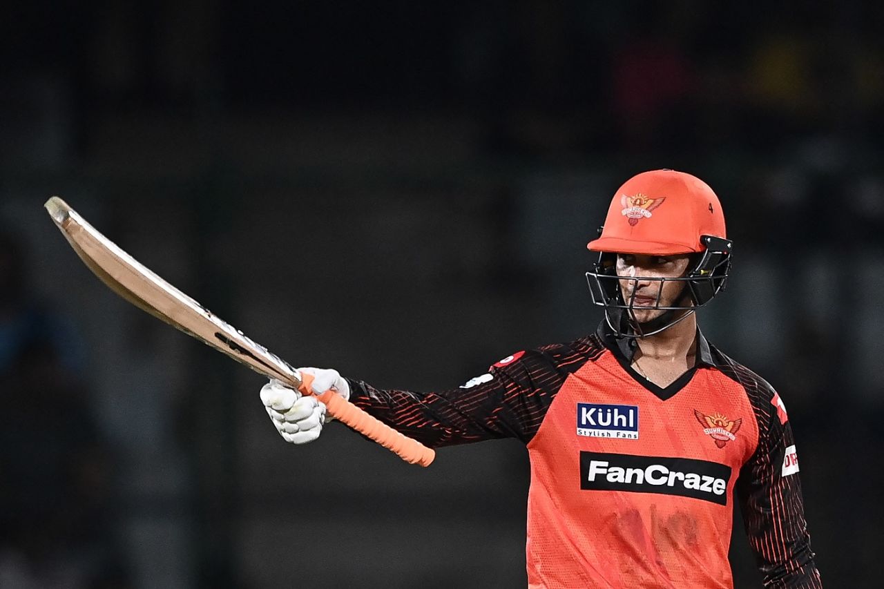 Abhishek Sharma raises his bat after fifty, Delhi Capitals vs Sunrisers Hyderabad, IPL 2023, Delhi, April 29, 2023