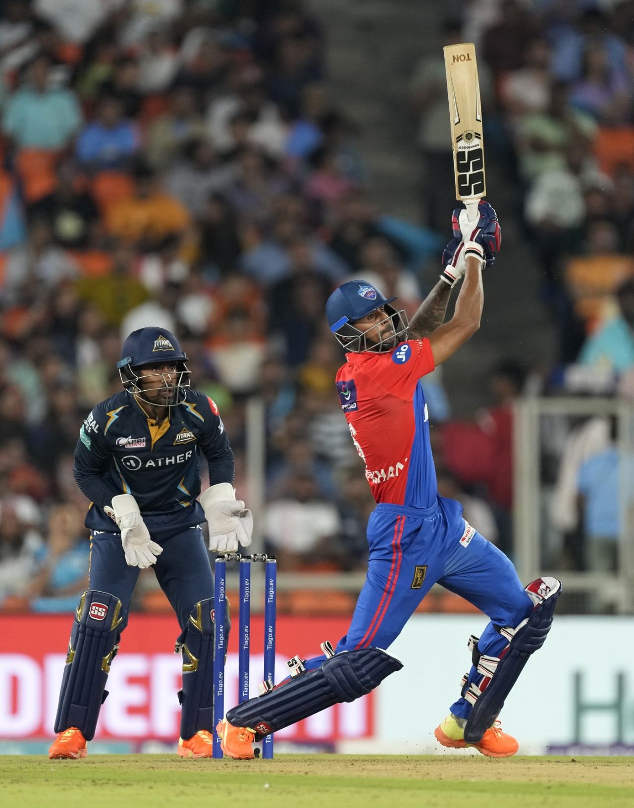 Aman Khan rocks back to loft one over long-on, Gujarat Titans vs Delhi Capitals, IPL 2023, Ahmedabad, May 2, 2023