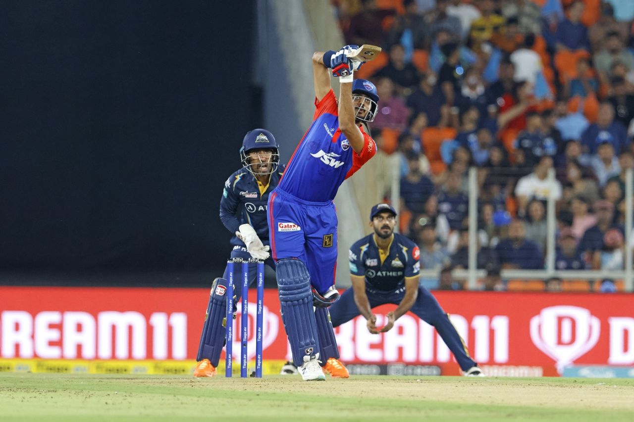 Axar Patel chips one down the ground, Gujarat Titans vs Delhi Capitals, IPL 2023, Ahmedabad, May 2, 2023
