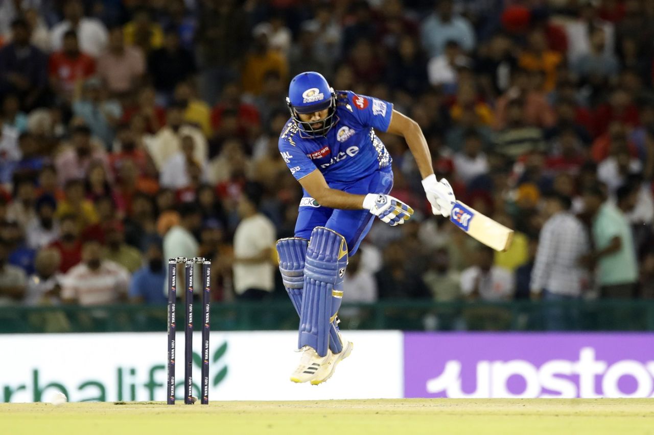 Rohit Sharma gets in an awkward position as he tries to deal with extra bounce, Punjab Kings vs Mumbai Indians, IPL 2023, Mohali, May 3, 2023
