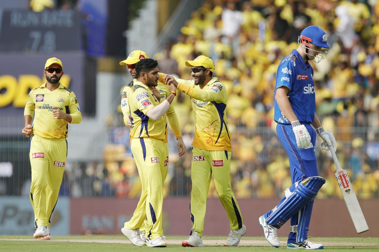 Tushar Deshpande celebrates with team-mates the dismissal of Cameron Green, Chennai Super Kings vs Mumbai Indians, IPL 2023, Chennai, May 6, 2023