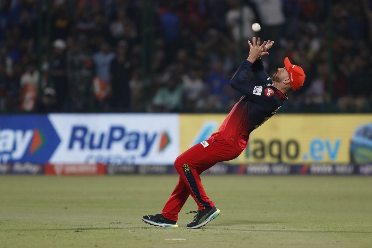 Faf du Plessis has his eyes on the ball as he falls, Delhi Capitals vs Royal Challengers Bangalore, IPL 2023, Delhi, May 6, 2023