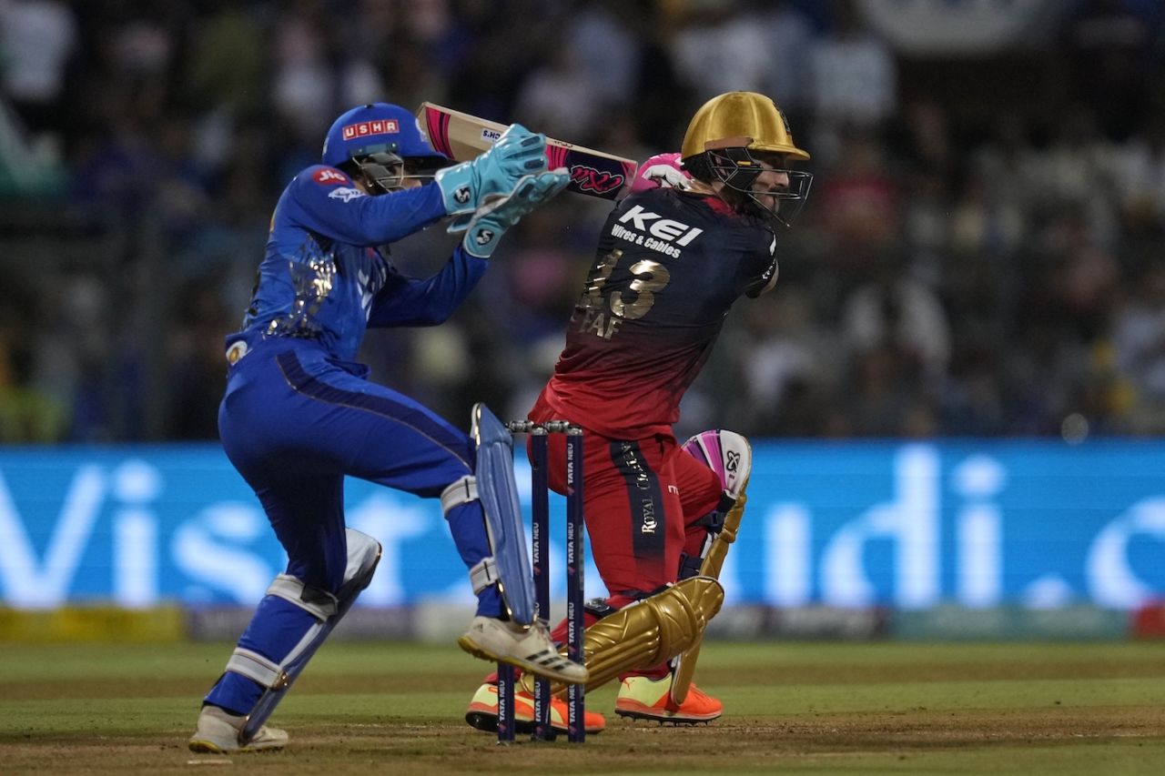 Faf du Plessis drives and Ishan Kishan reacts, Mumbai Indians vs Royal Challengers Bangalore, IPL 2023, Mumbai, May 9, 2023