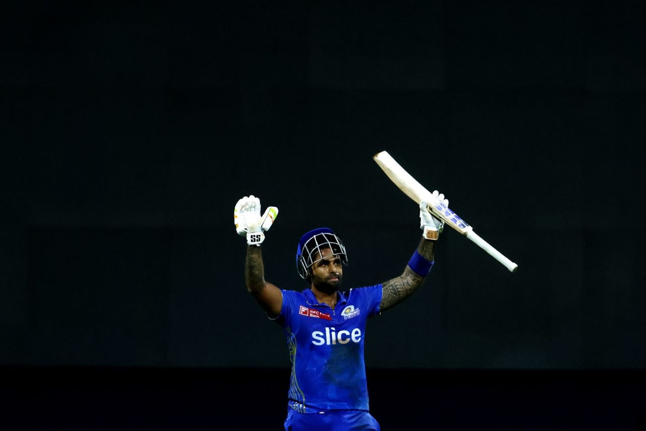 Suryakumar Yadav walks off after blitzing 83 off 35 deliveries, Mumbai Indians vs Royal Challengers Bangalore, IPL 2023, Mumbai, May 9, 2023