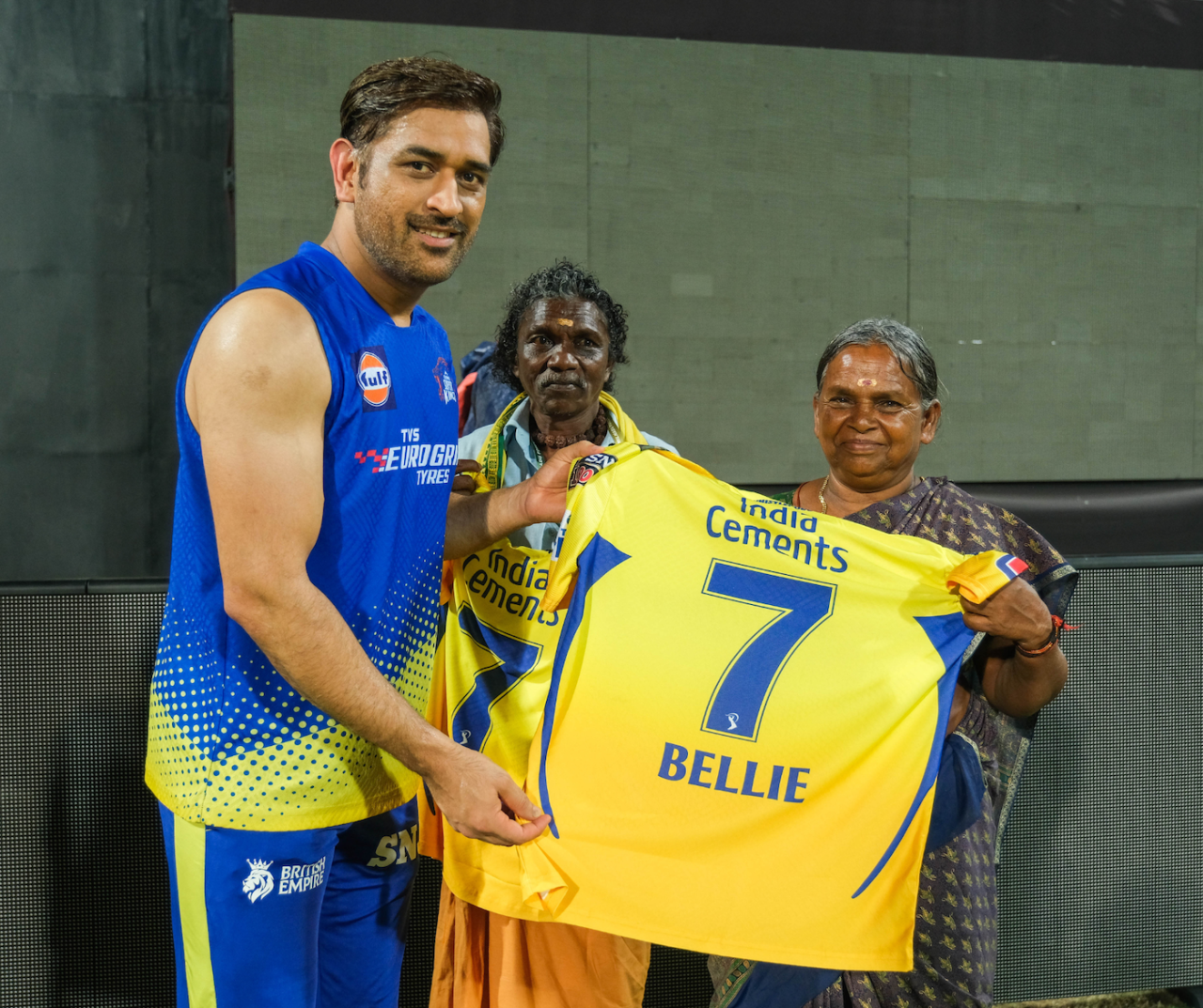 MS Dhoni and CSK felicitated elephant caregivers Bomman and Bellie, IPL 2023, Chennai, May 9, 2023