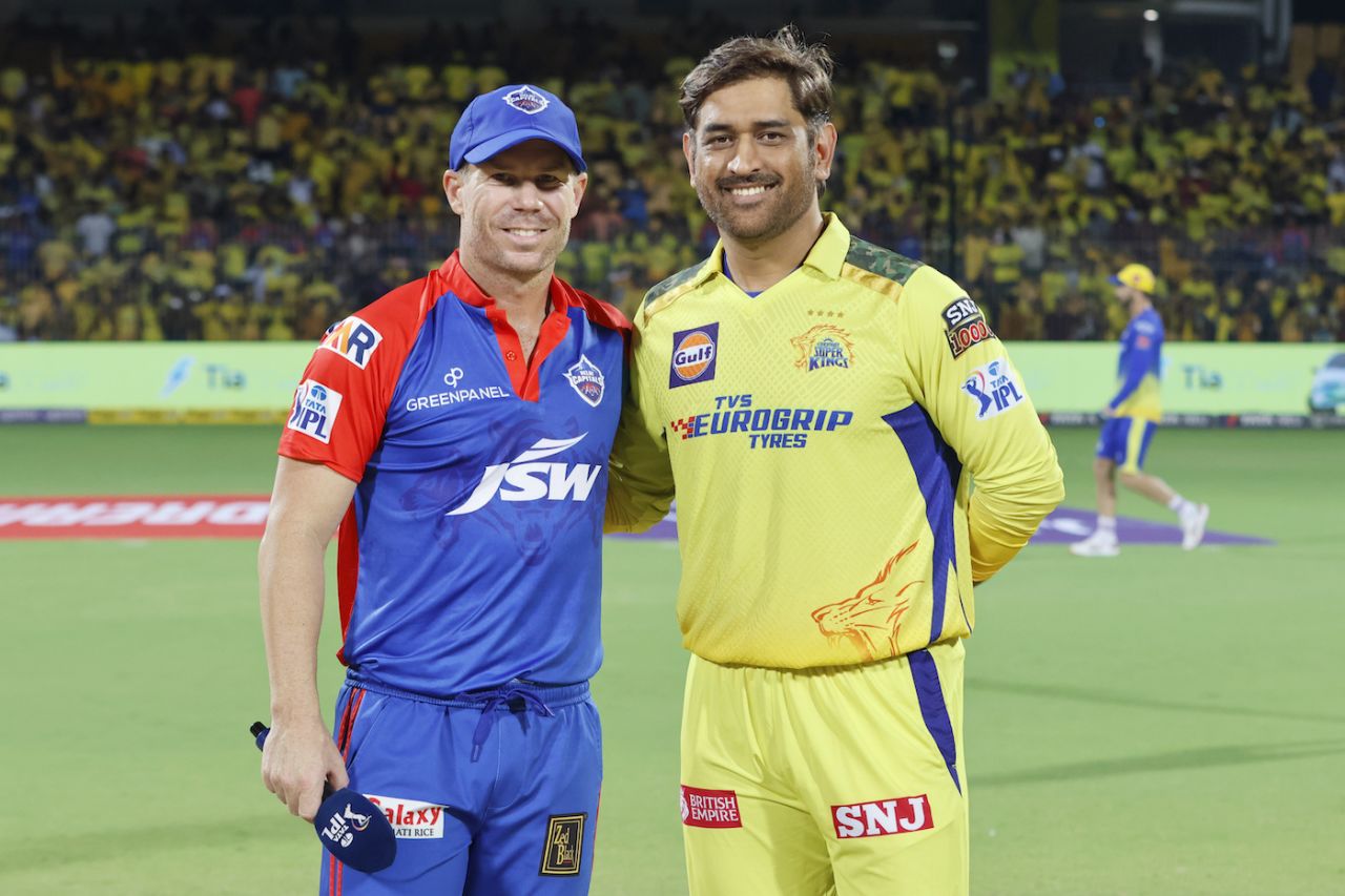 David Warner and MS Dhoni at the toss - CSK won it and opted to bat, Chennai Super Kings vs Delhi Capitals, IPL 2023, Chennai, May 10, 2023