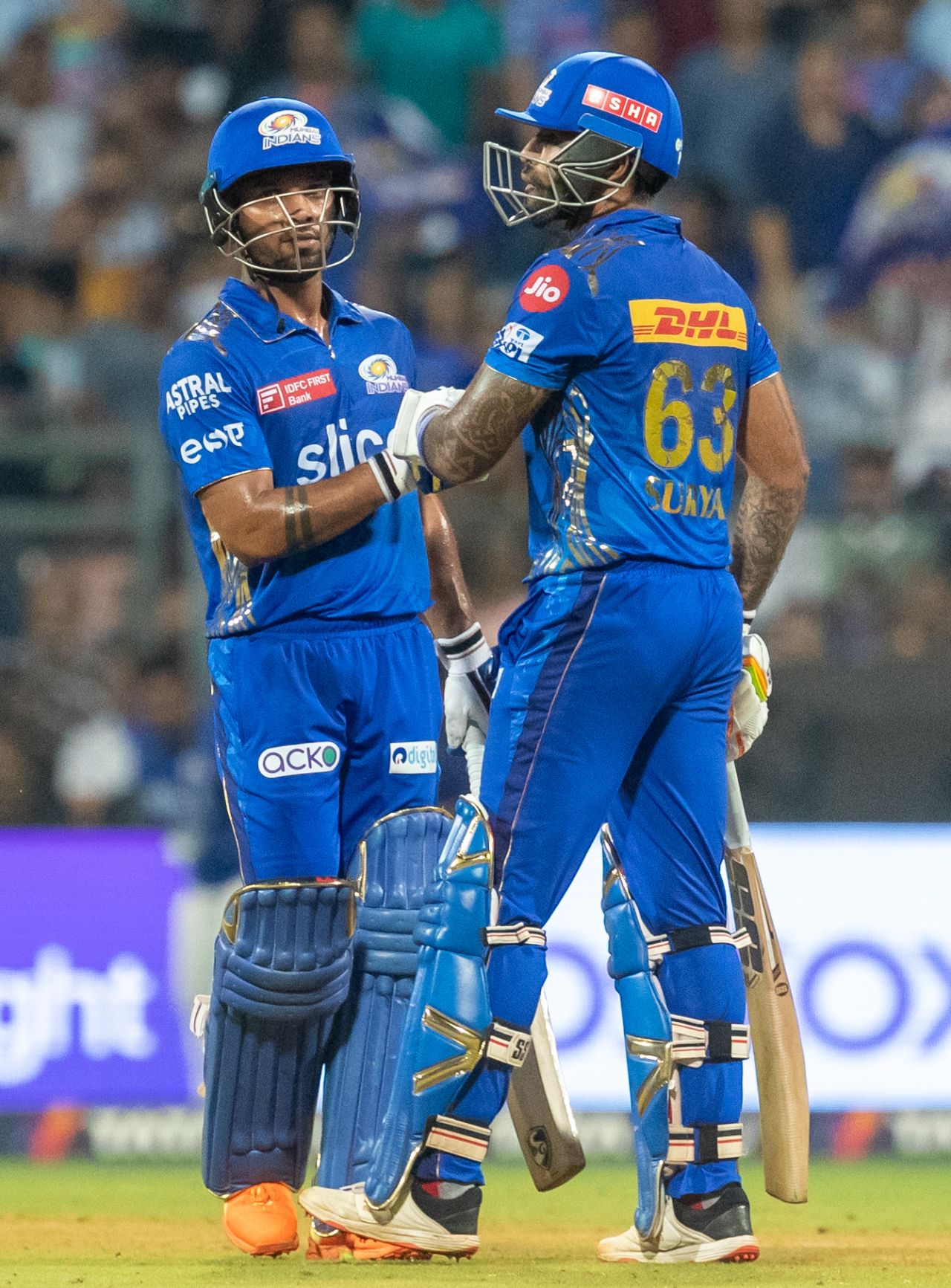 Vishnu Vinod and Suryakumar Yadav took the bowling on in the middle overs, Mumbai Indians vs Gujarat Titans, IPL 2023, Mumbai, May 12, 2023