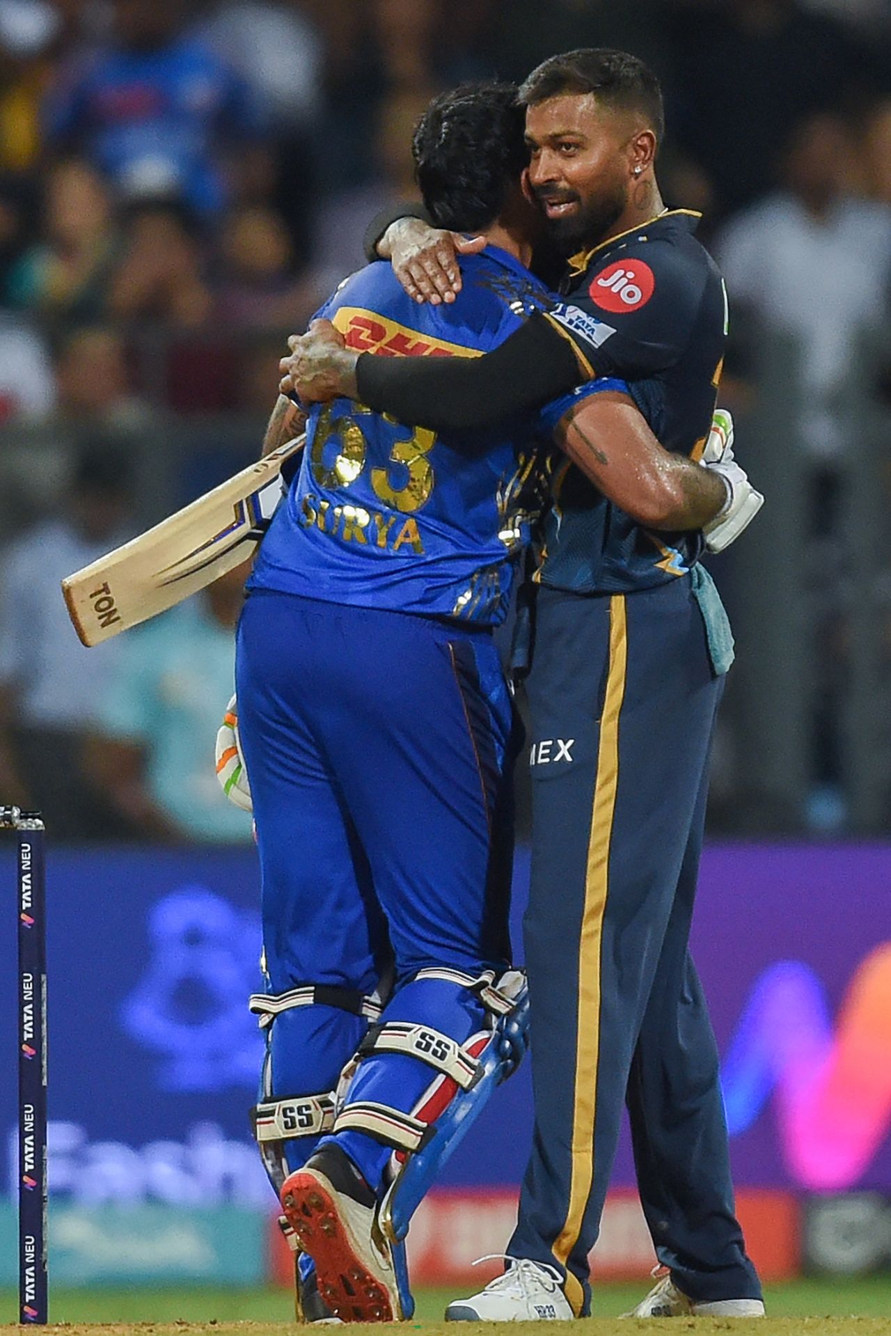 It might have come against his team, but Hardik Pandya had to show his appreciation for Suryakumar Yadav's top knock, Mumbai Indians vs Gujarat Titans, IPL 2023, Mumbai, May 12, 2023