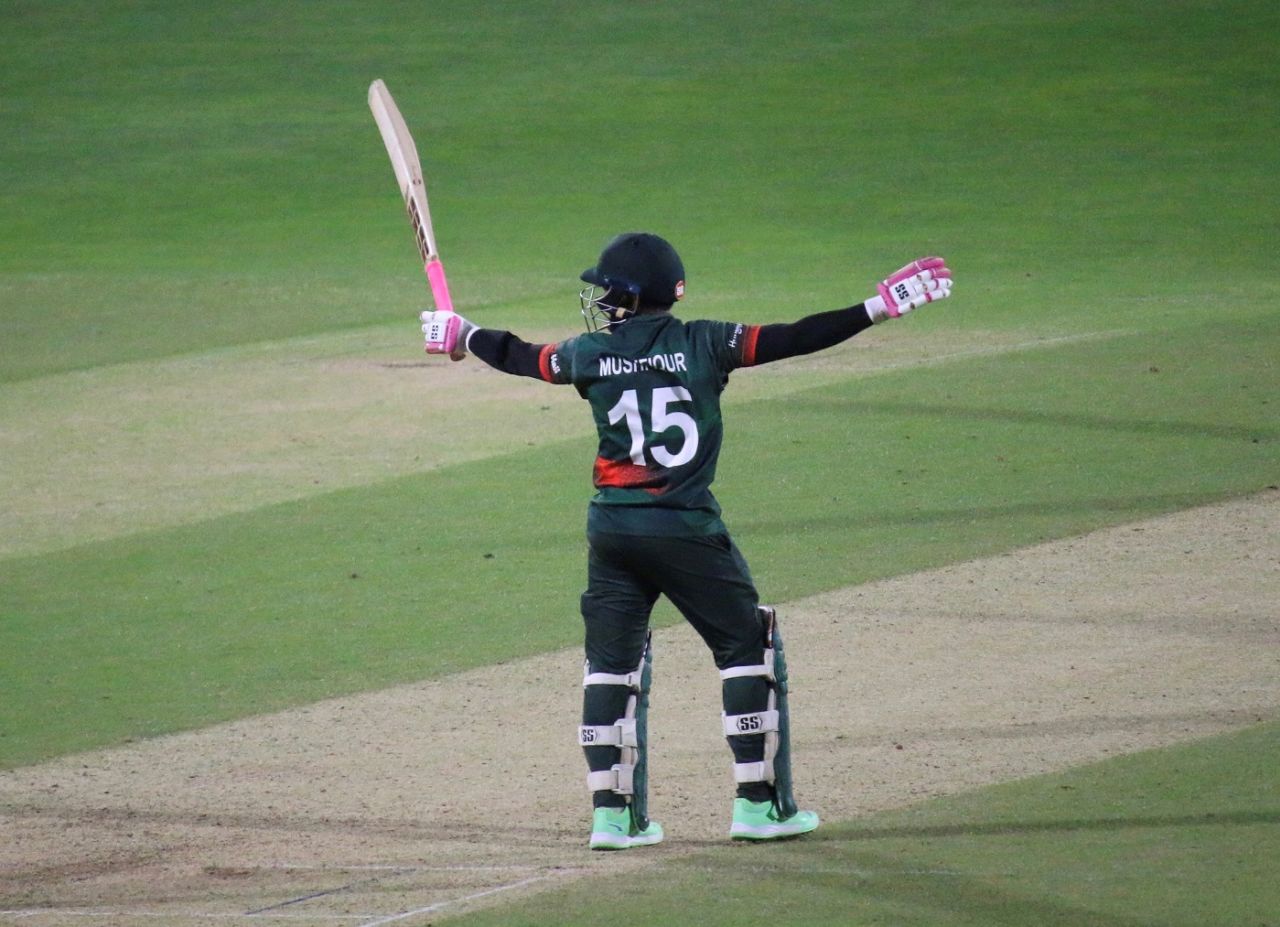 Mushfiqur Rahim asks the umpire for a no-ball, Ireland vs Bangladesh, 2nd ODI, Chelmsford, May 12, 2023
