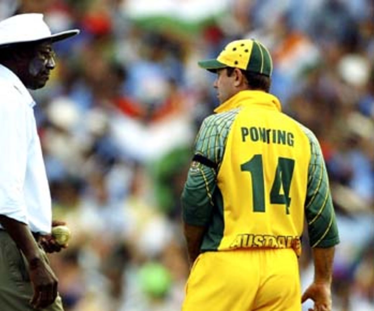 Ricky Ponting and Steve Bucknor have a bit of a chat after the run-out appeal against VVS Laxman was turned down, Australia v India, VB Series, 7th ODI, Sydney, January 22, 2004