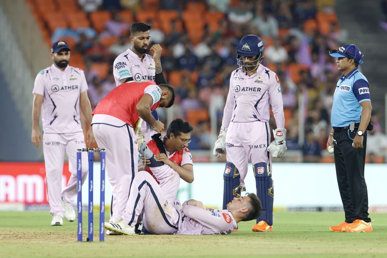 Noor Ahmad was injured when Heinrich Klaasen's shot hit his foot, Gujarat Titans vs Sunrisers Hyderabad, IPL 2023, Ahmedabad, May 15, 2023