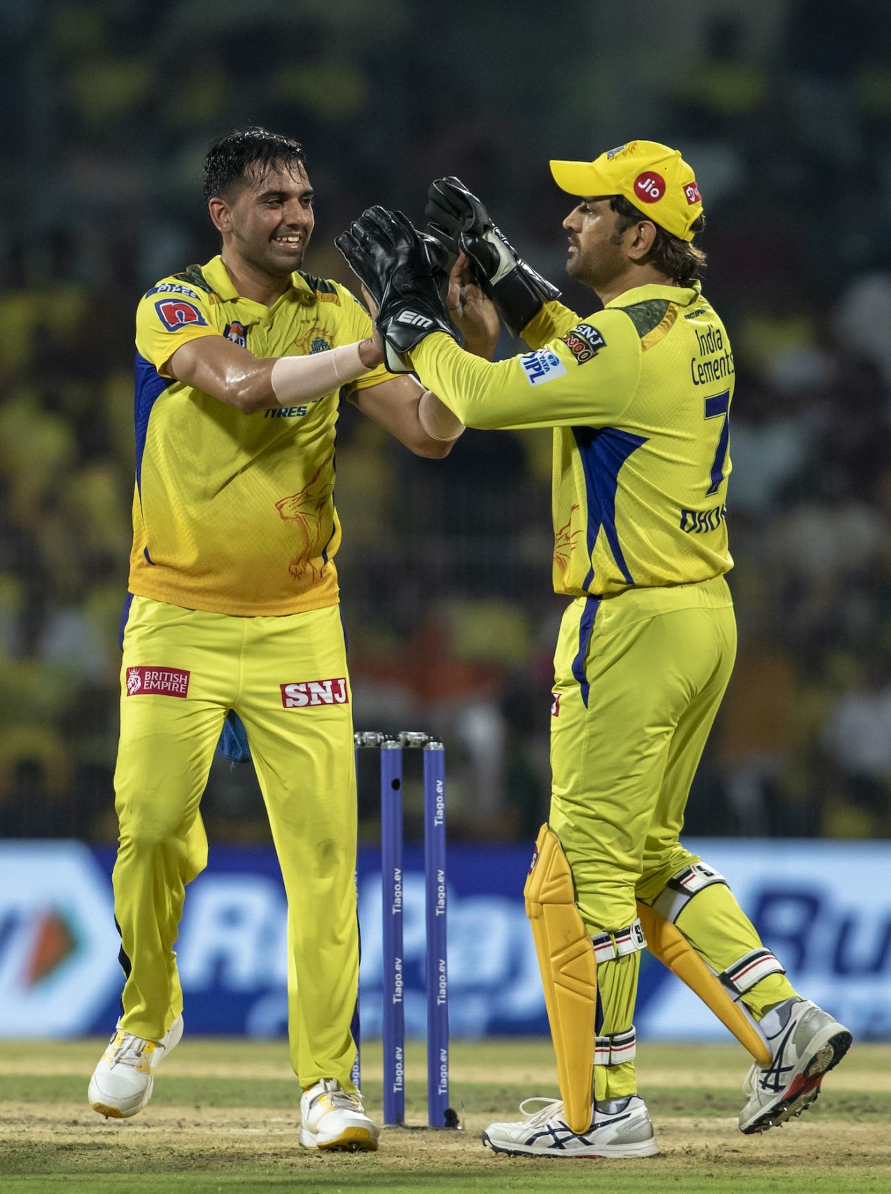 MS Dhoni and Deepak Chahar celebrate, Gujarat Titans vs Chennai Super Kings, Qualifier 1, IPL 2023, May 23, 2023