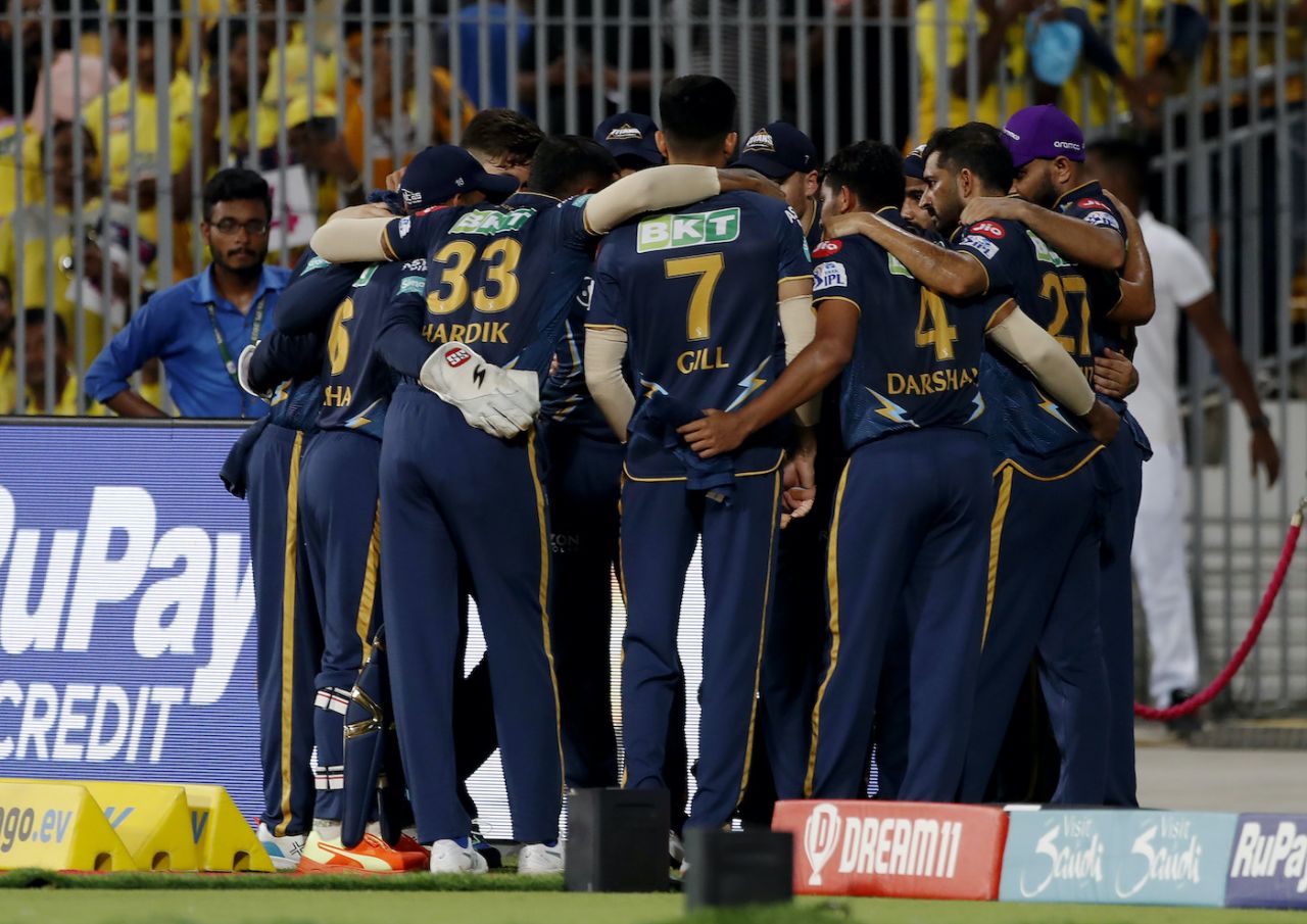 Gujarat Titans' fielders in a huddle, Gujarat Titans vs Chennai Super Kings, Qualifier 1, IPL 2023, May 23, 2023