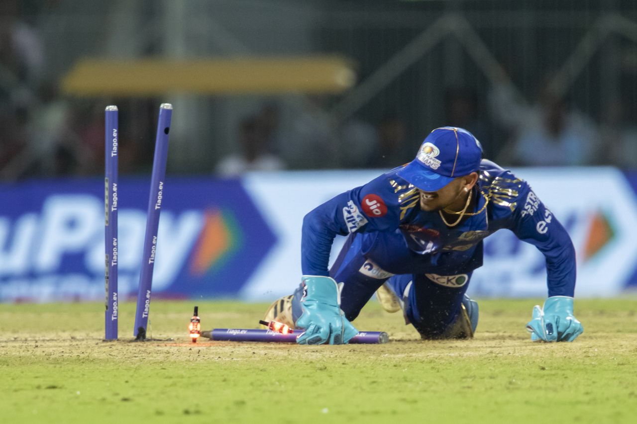 Ishan Kishan breaks the stumps to run Marcus Stoinis out, Lucknow Super Giants vs Mumbai Indians, IPL 2023 Eliminator, May 24, 2023
