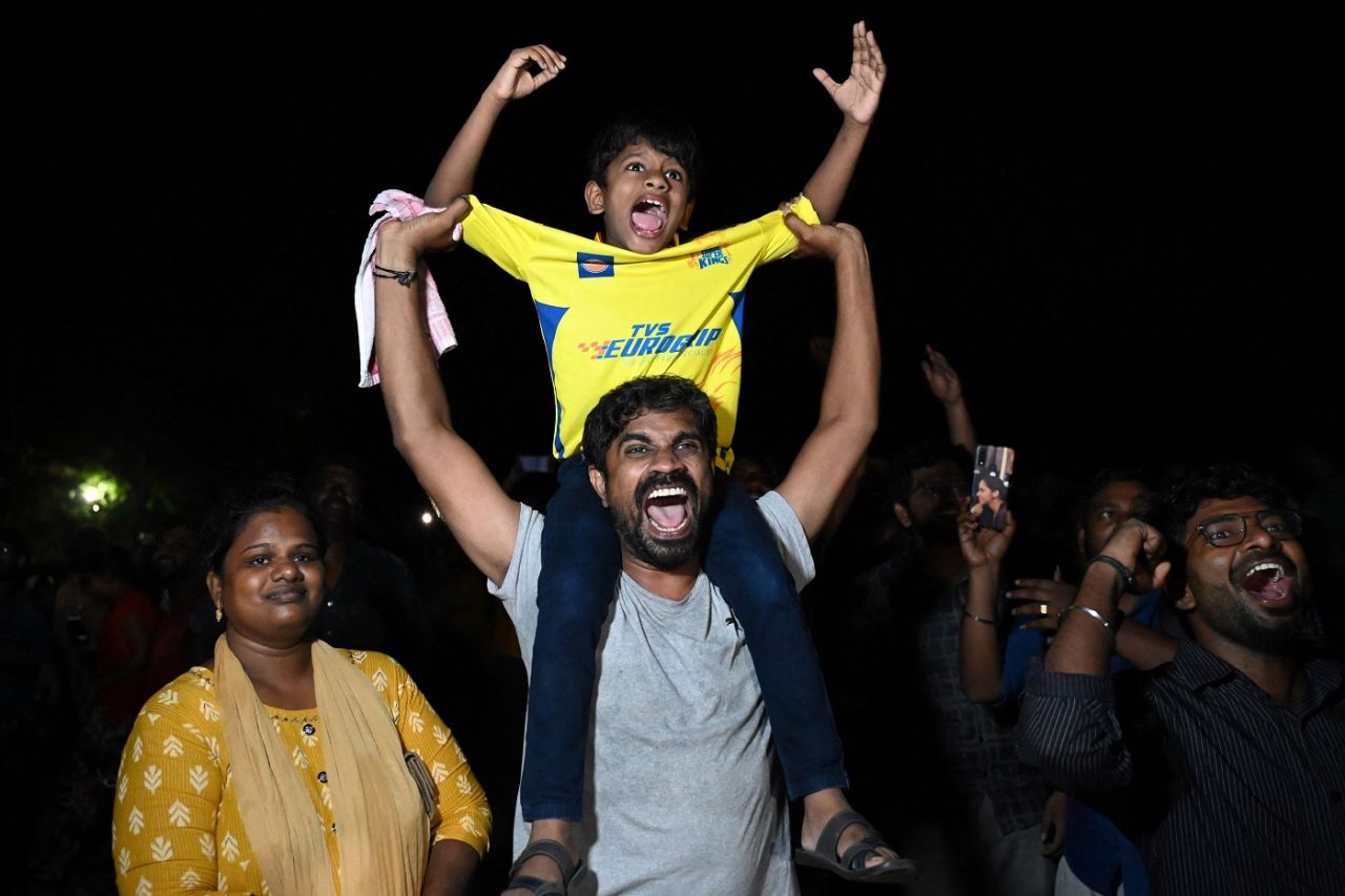 A family celebrates CSK's win, Chennai Super Kings vs Gujarat Titans, IPL 2023 final, Ahmedabad, May 29, 2023