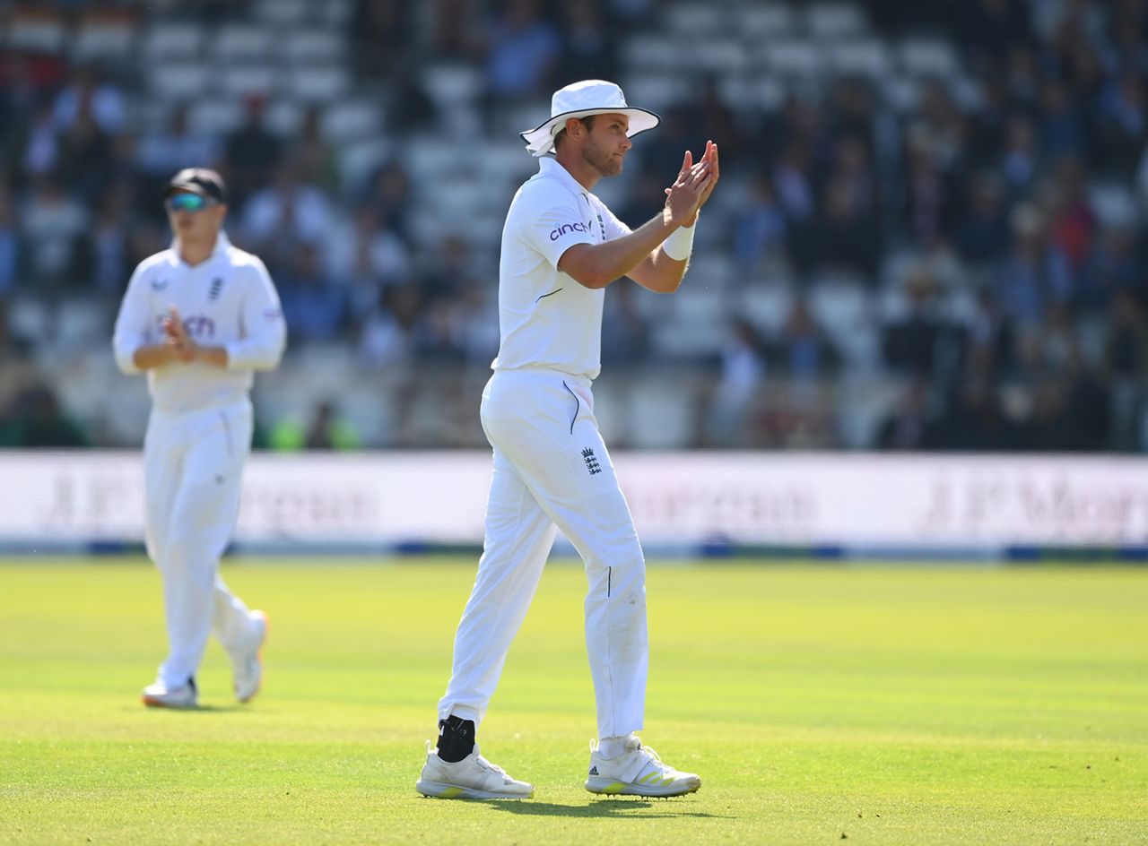 Stuart Broad acknowledges the crowd's ovation for his five-for, England vs Ireland, only Test, Lord's, 1st day, June 1, 2023