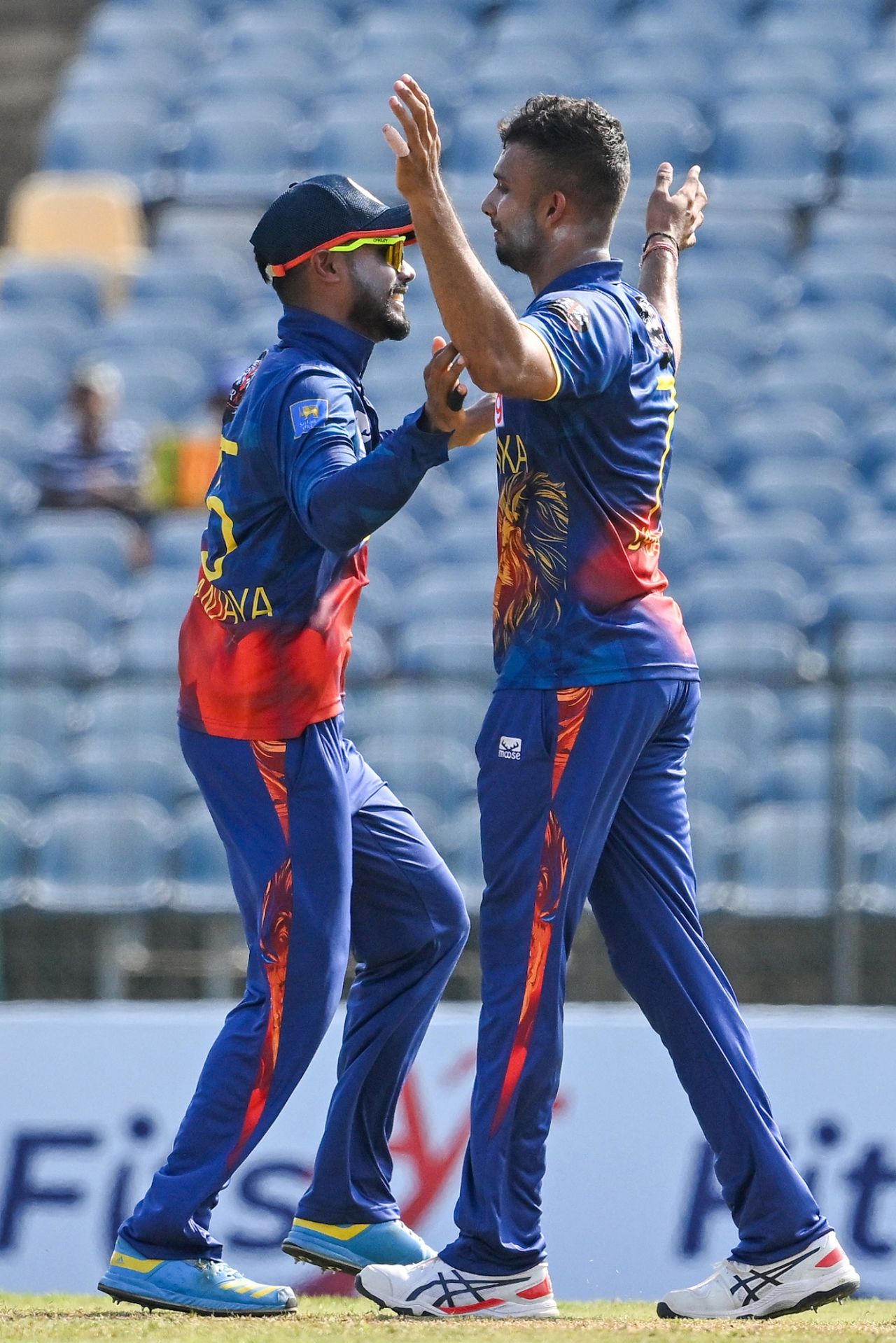 Dasun Shanaka celebrates with Dhananjaya de Silva, Sri Lanka vs Afghanistan, 2nd ODI, Hambantota, June 4, 2023