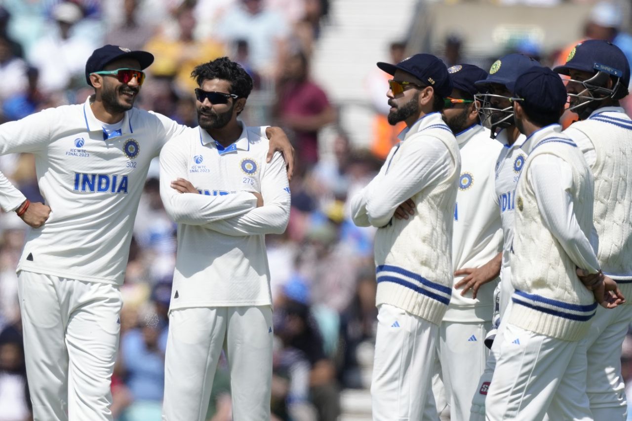 India players wait for the DRS verdict after Ravindra Jadeja pinned Alex Carey in front, Australia vs India, WTC final, 2nd day, The Oval, London, June 8, 2023