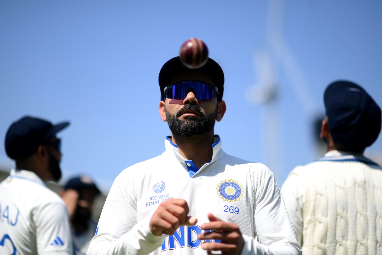 Virat Kohli has a go with the ball, Australia vs India, WTC final, 3rd day, The Oval, London, June 9, 2023 