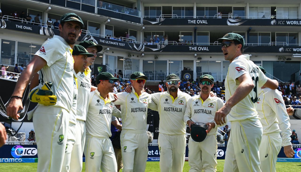 Australia's huddle featuring Mitchell Starc, Pat Cummins, Nathan Lyon, Cameron Green, et al, Australia vs India, WTC final, 4th Day, The Oval, London, June 10, 2023