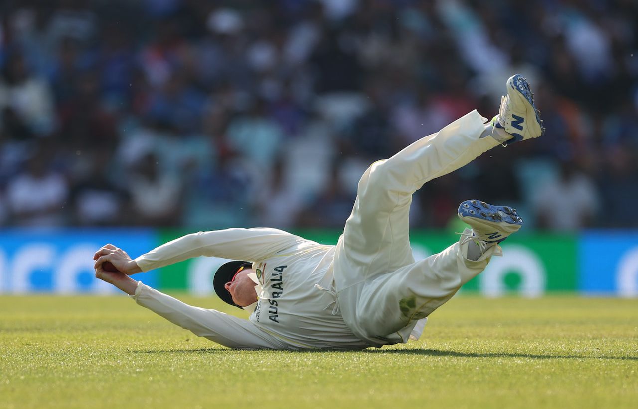 Steven Smith tumbles to grab hold of the ball, Australia vs India, WTC final, 4th Day, The Oval, London, June 10, 2023